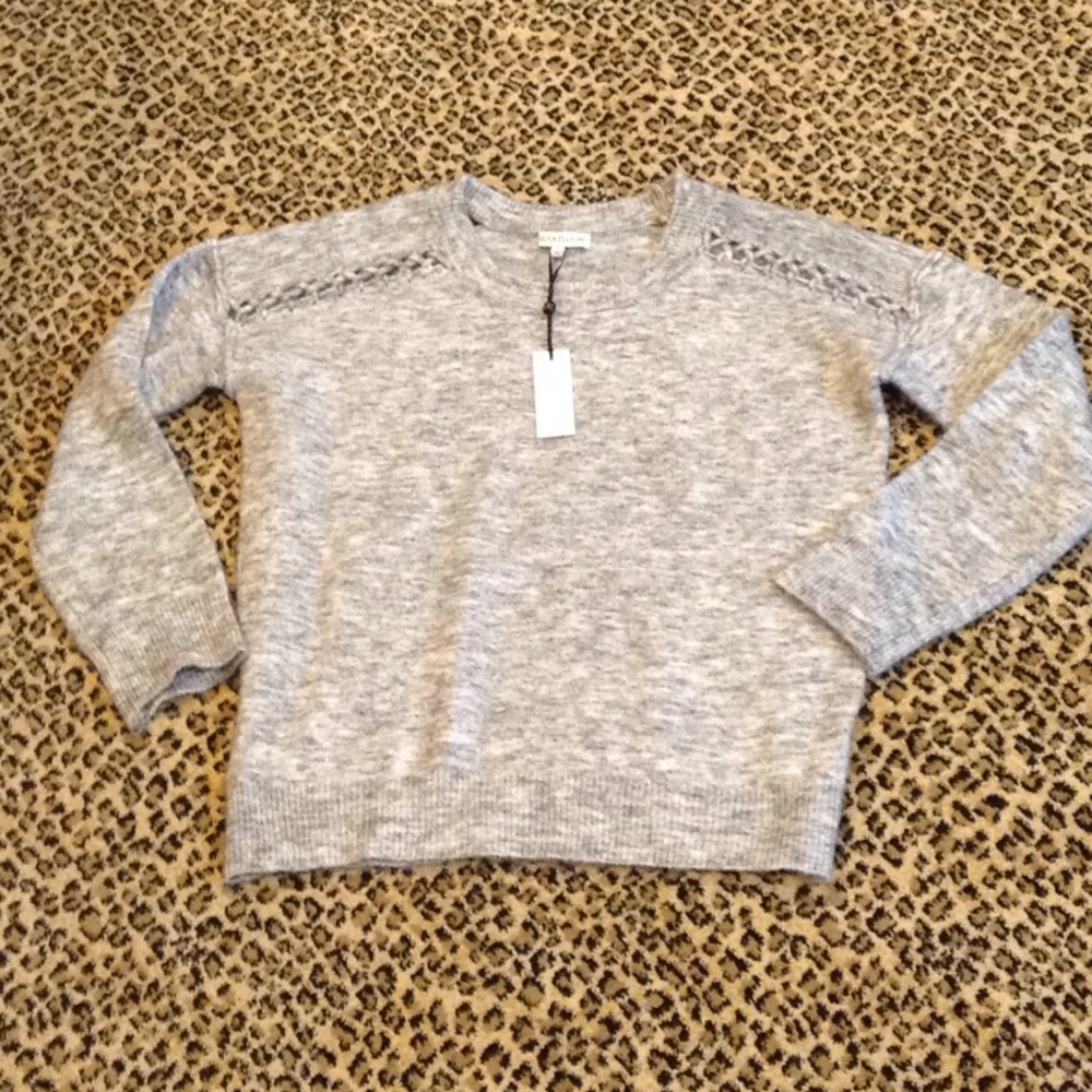 BNWT Contemporary heather grey, great sweAter S